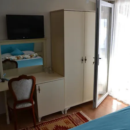 Setenay Ayvalı